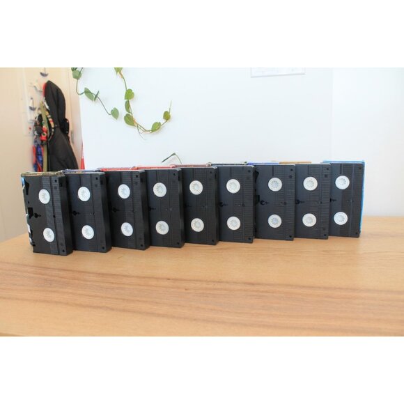 James Bond 007 VHS Colletction Lot of 9 - TESTED and WORKING. - Picture 13 of 17